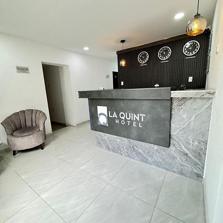 Hotel Le Quint Кукута Екстер'єр фото