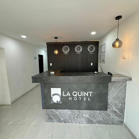 Hotel Le Quint Кукута Екстер'єр фото