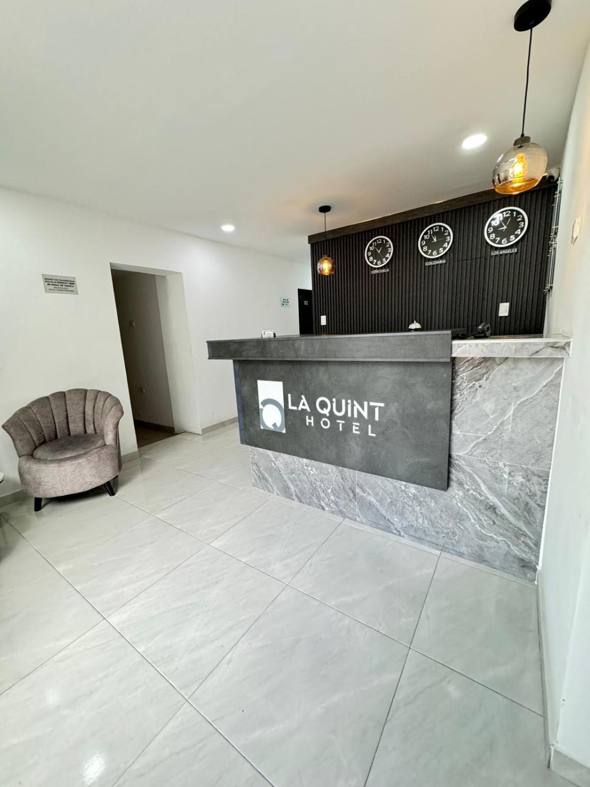 Hotel Le Quint Кукута Екстер'єр фото