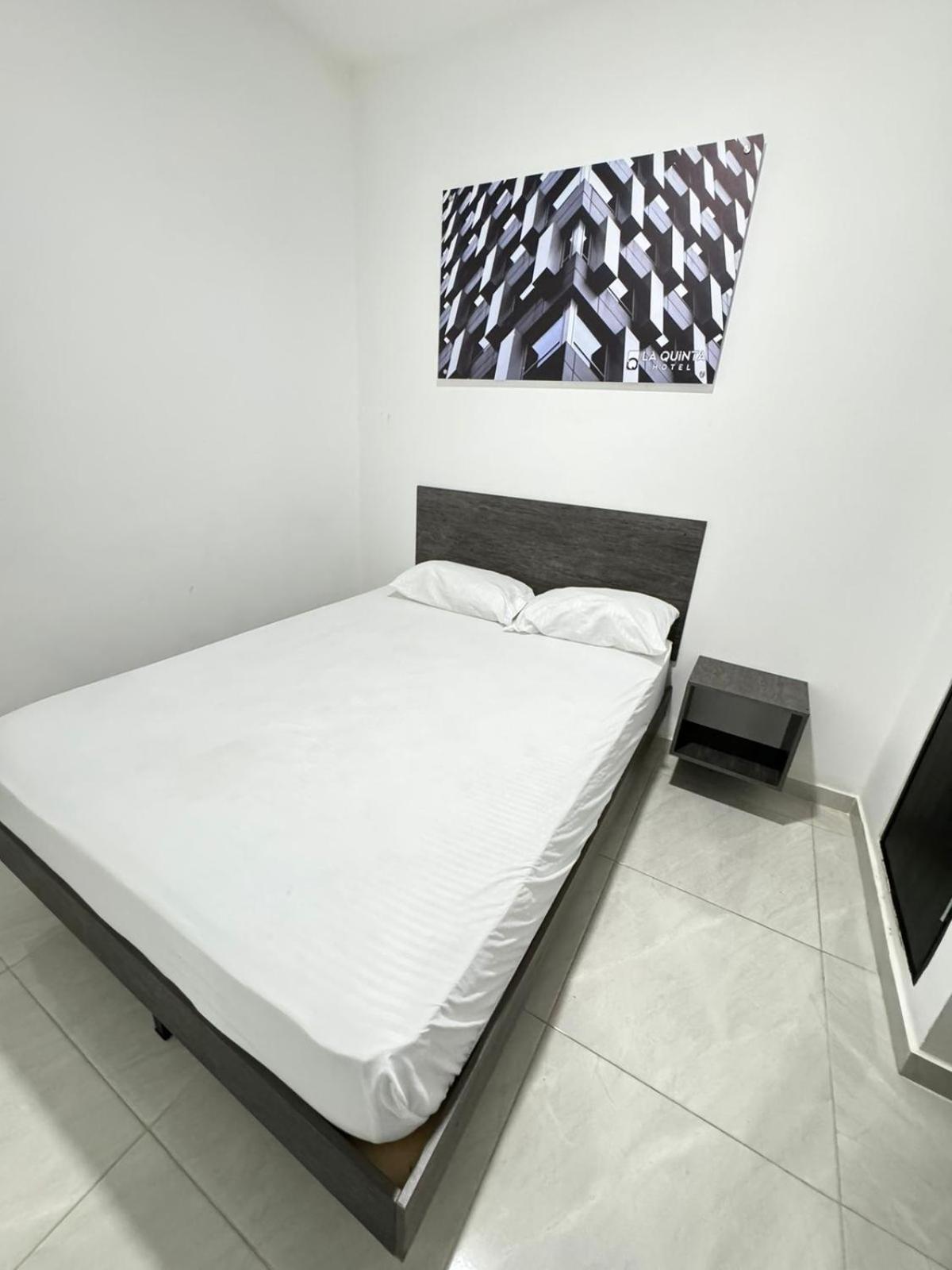 Hotel Le Quint Кукута Екстер'єр фото